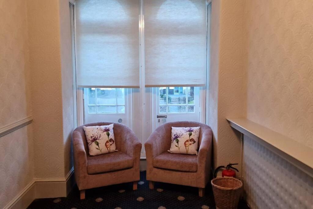 Hazeldene Hotell Aberaeron Exteriör bild